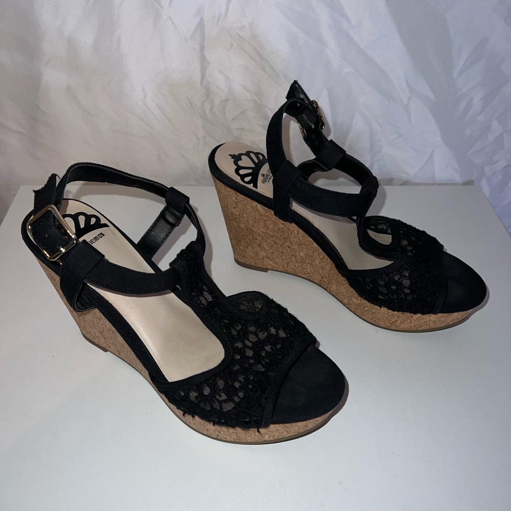 Fergalicious Heel by Fergie, women’s 6.5, black wedge with cork bottom
